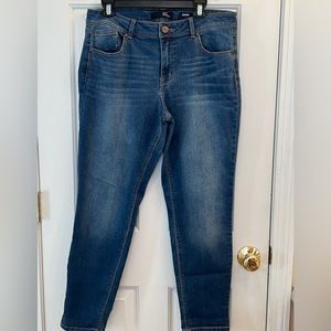Womens 1822 “Adrianna” jeans size 14